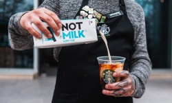 Starbucks y NotCo se alían para traer nuevas opciones de origen vegetal a las tiendas de Chile