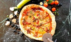 Novotel Providencia estrena nuevo espacio: Burger v/s Pizza