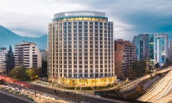 “Hotel Destacado de la Región”: DoubleTree by Hilton Santiago Kennedy recibe importante reconocimiento de la cadena 