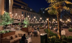 Privacidad y elegancia, cenar en una suite con terraza privada o en los jardines del romantico Mandarin Oriental, Santiago.