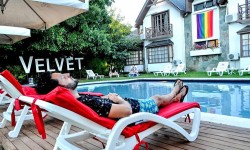 Diversidad y comodidad en el primer hotel LGTBI de Chile