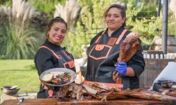 Dupla femenina se corona como las mejores asadoras de chile en 2021