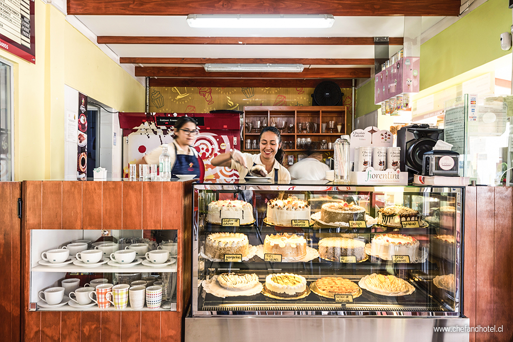 PASTELERÍA Y GELATERÍA LA PALMERA